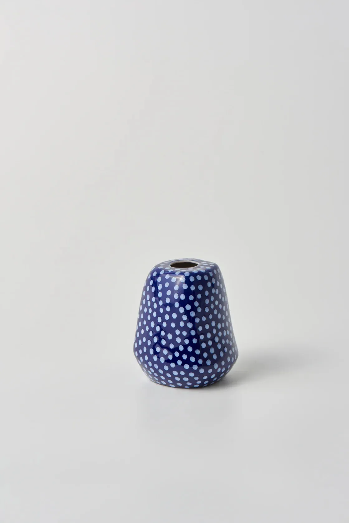 JONES & CO - FACET VASE MEDIUM BLUE SPOT