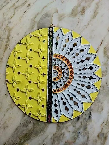 Radiant Sunflower: A Captivating Decorative Item Blending MDF, Mouldit Clay, Acrylic Paint, and Mirrors (10)